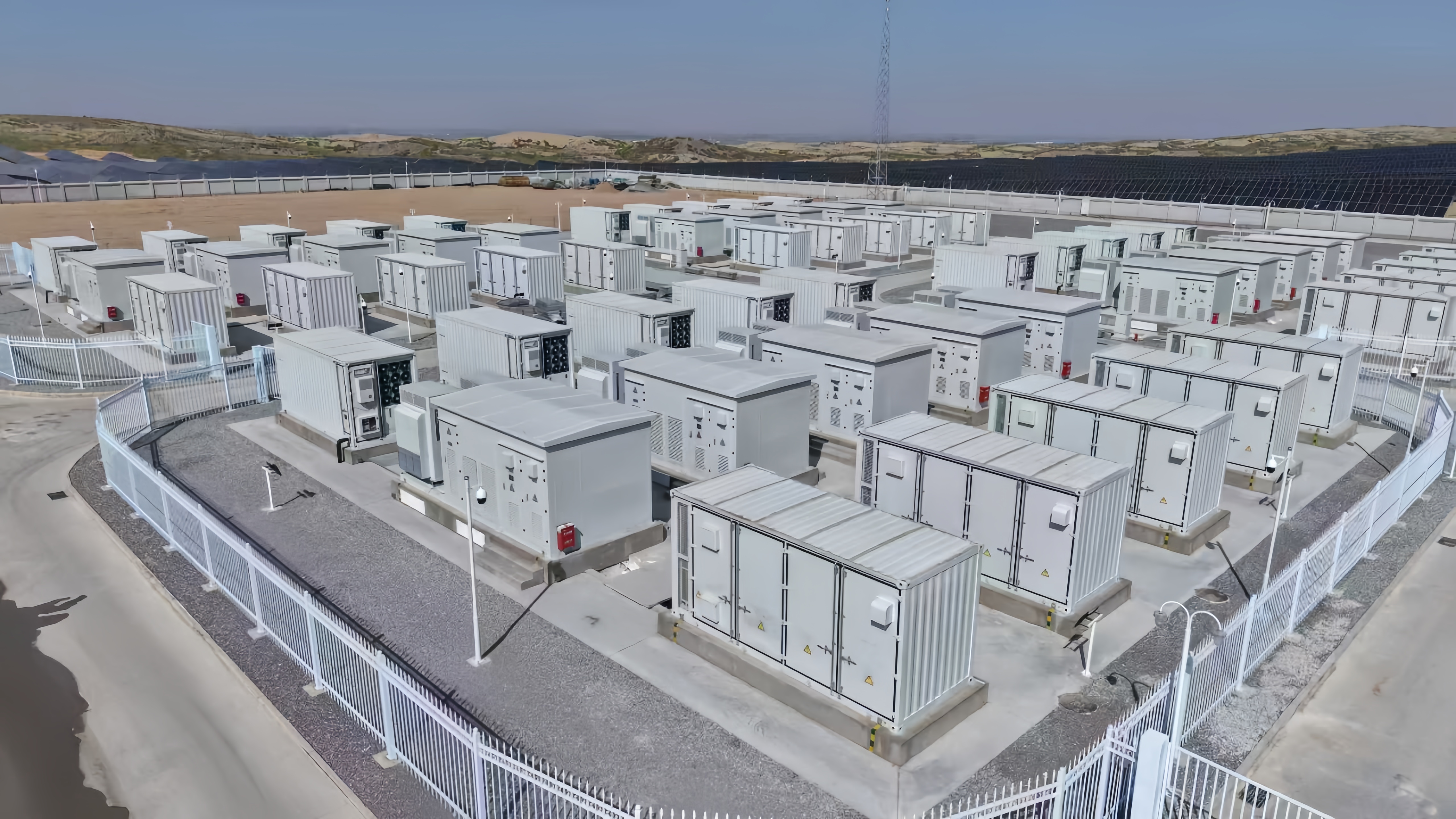 100MW/200MWh！钠能时代助力宁夏石嘴山1GW光伏发电配套储能项目并网投运